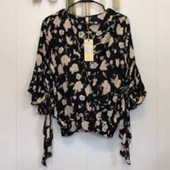 Elan Top with Elastic Bottom - Picture 1 of 1